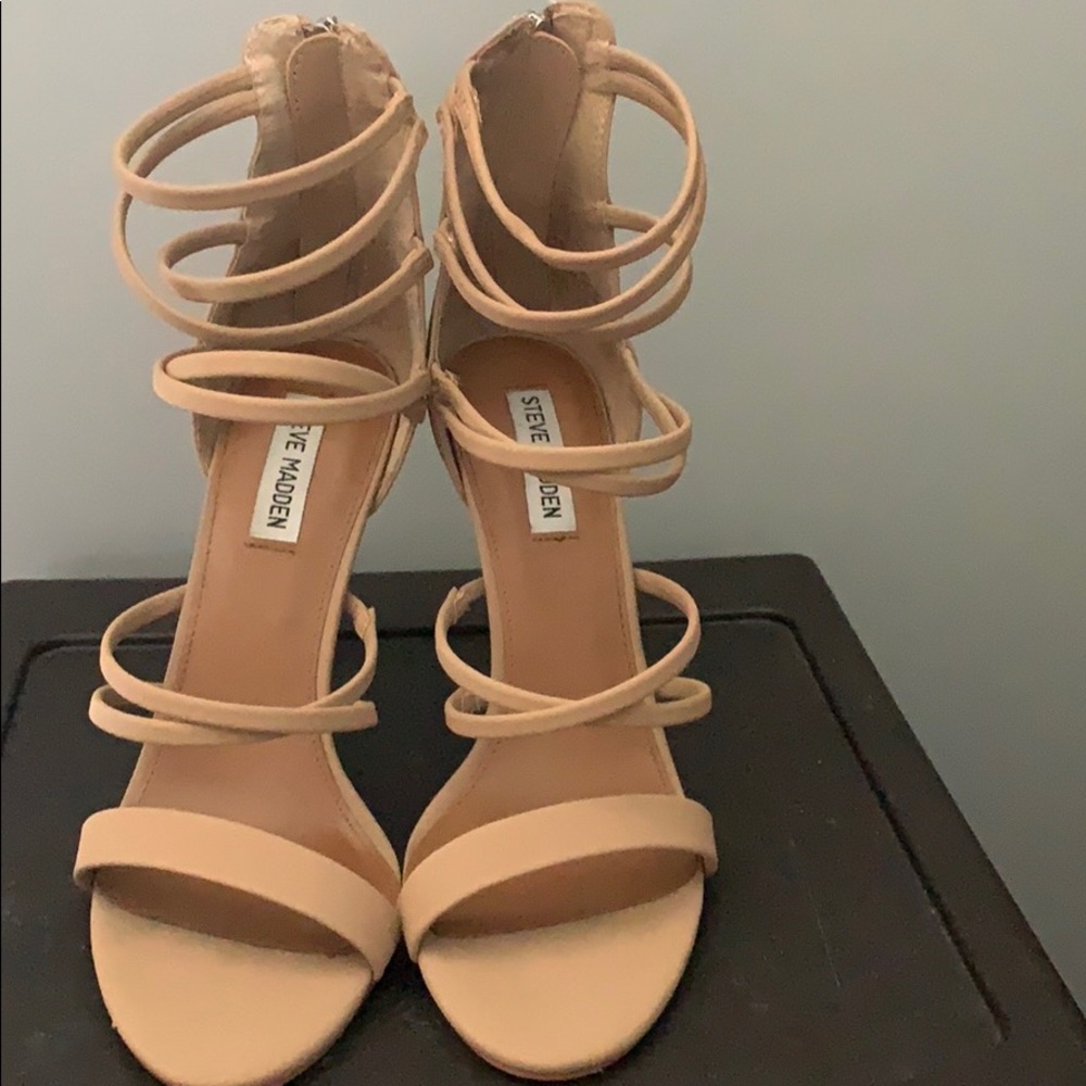 Steve Madden Nude Sz 10M.